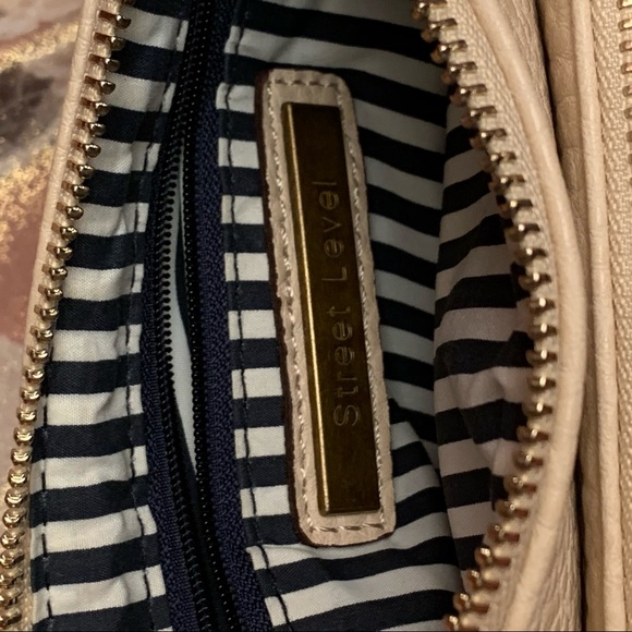 Cross body chain strap boutique purse - Picture 3 of 4